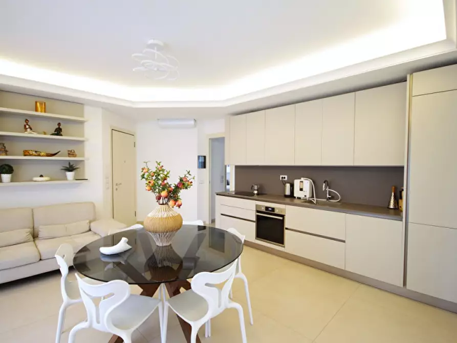 Immagine 8 di Appartamento in vendita  in via San Gallo a Rimini