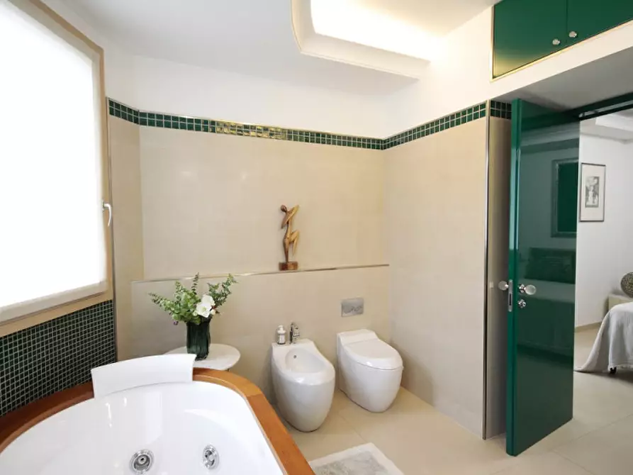 Immagine 17 di Appartamento in vendita  in via San Gallo a Rimini