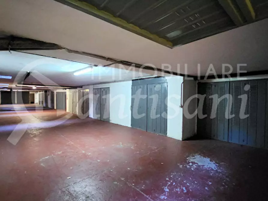 Immagine 8 di Garage in vendita  in via ragazzi del 99 a Firenze