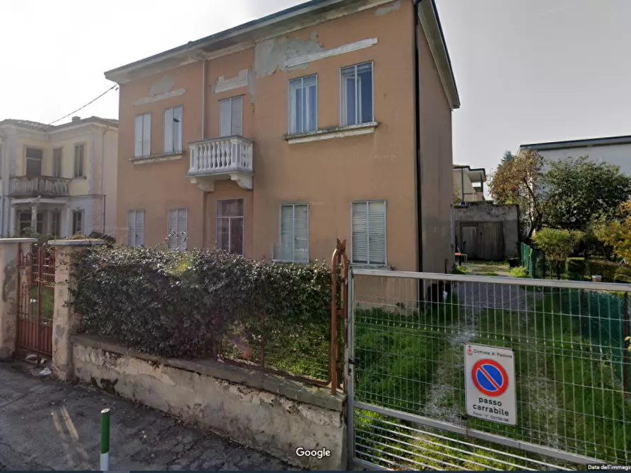 Immagine 2 di Casa indipendente in vendita  in Via Tunisi a Padova