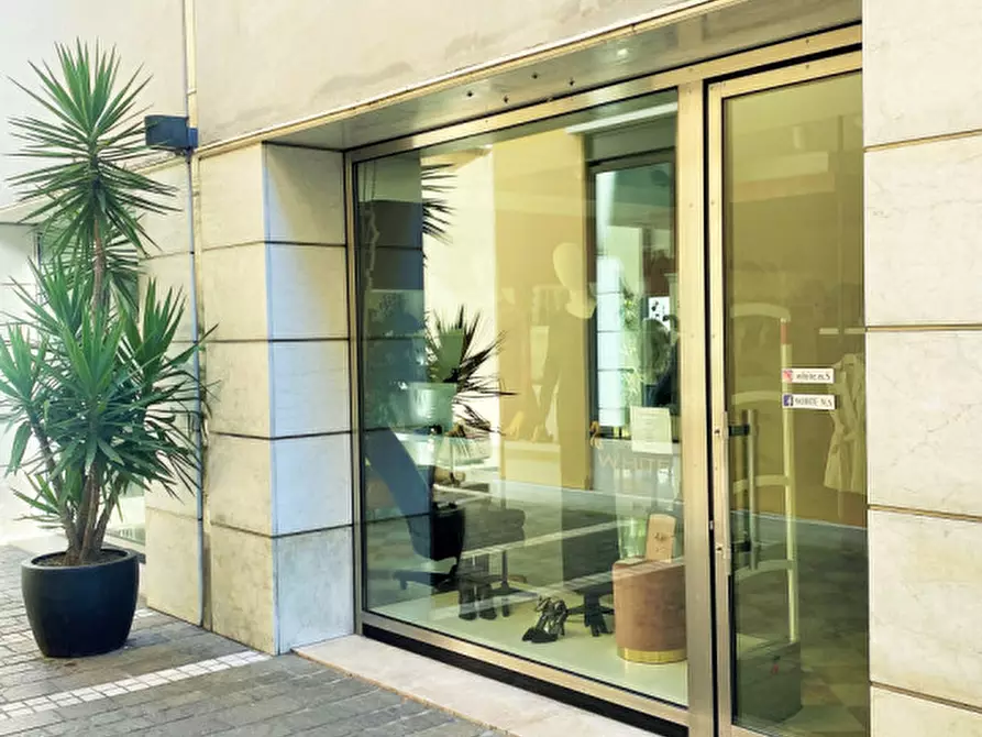 Immagine 2 di Negozio in affitto  in via San Pio X 34/a a Castelfranco Veneto