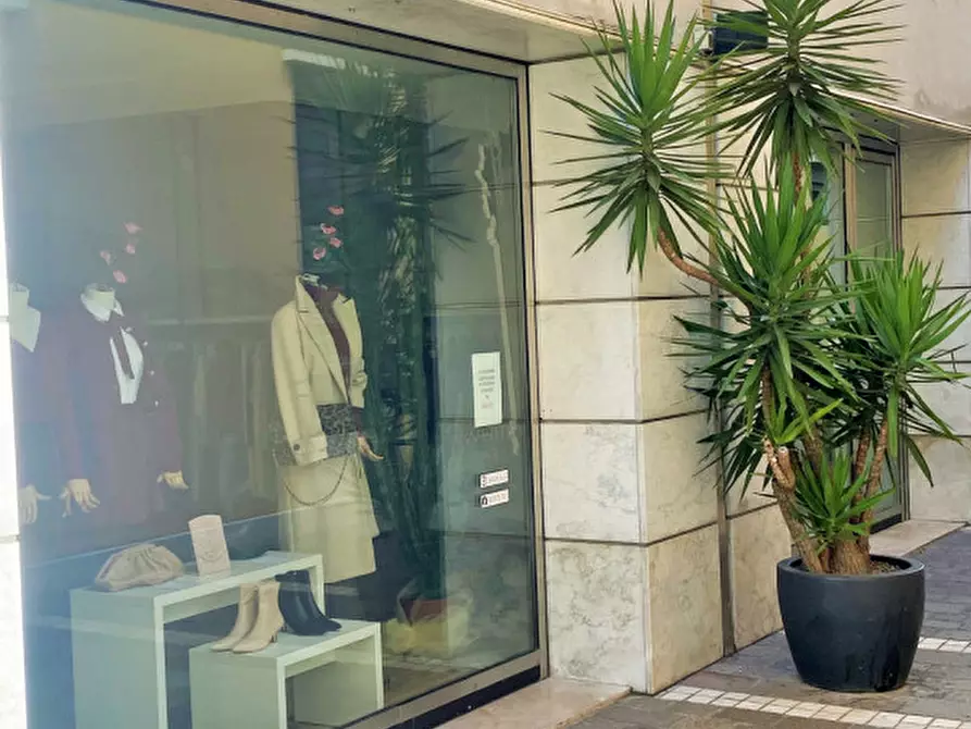 Immagine 4 di Negozio in affitto  in via San Pio X 34/a a Castelfranco Veneto