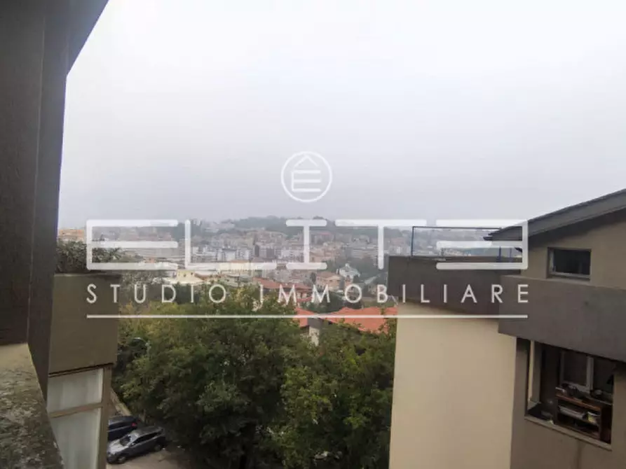 Immagine 10 di Appartamento in vendita  in Via Cingoli a Ancona