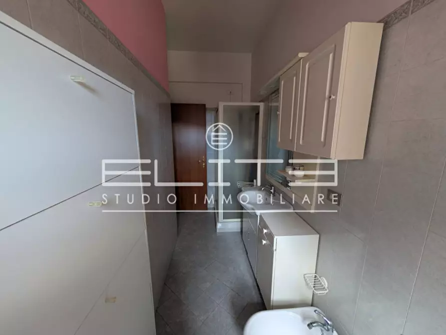 Immagine 12 di Appartamento in vendita  in Via Cingoli a Ancona