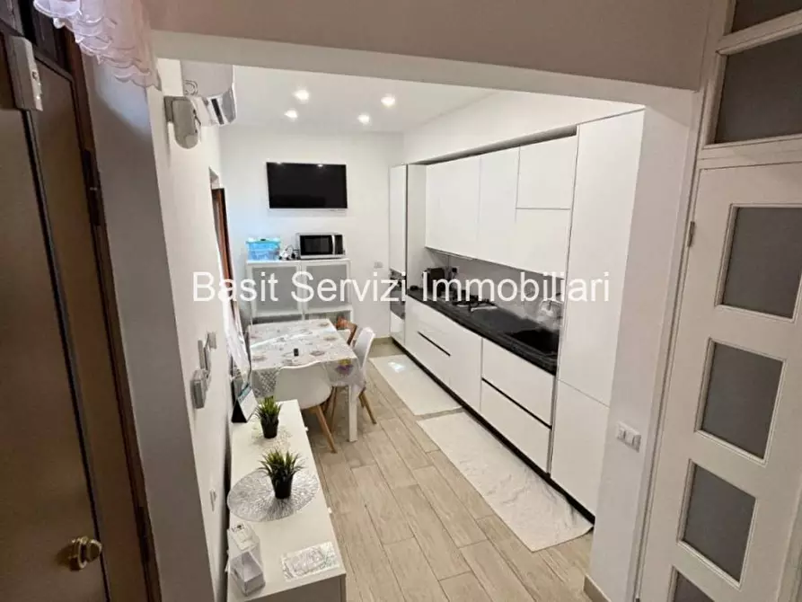 Immagine 3 di Appartamento in vendita  in via della pisana a Roma