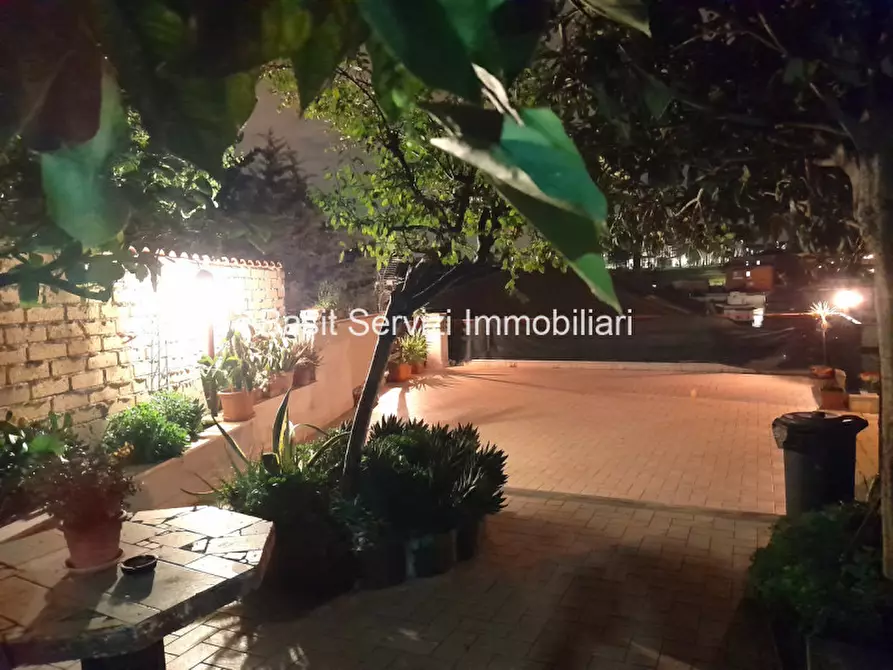 Immagine 18 di Appartamento in vendita  in via della pisana a Roma