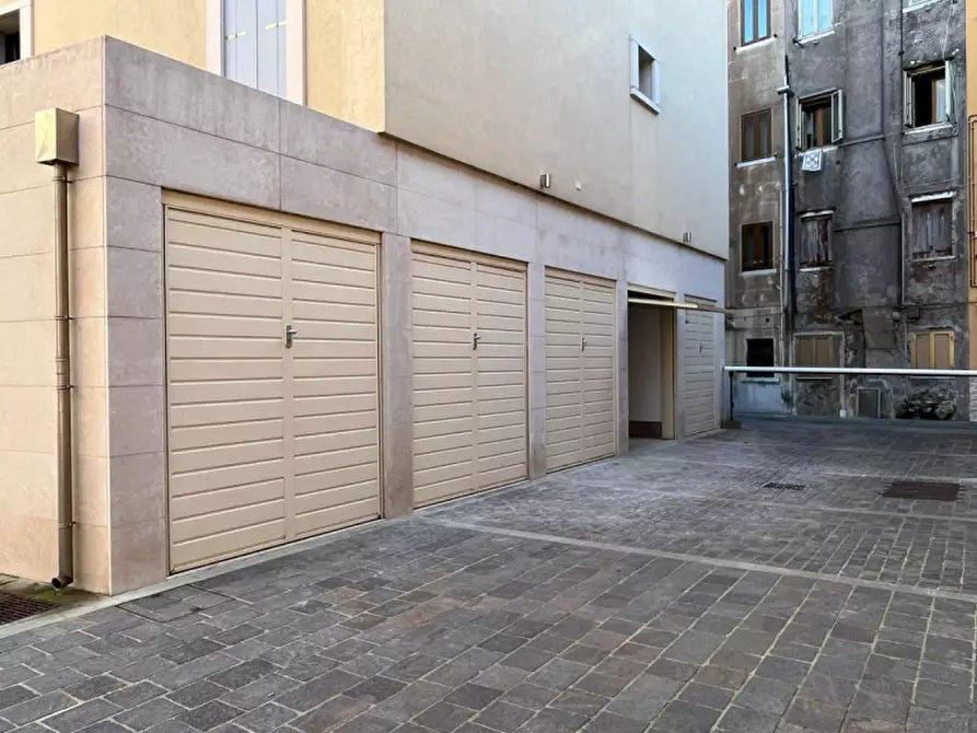 Immagine 2 di Garage in vendita  in Calle Santa Croce a Chioggia