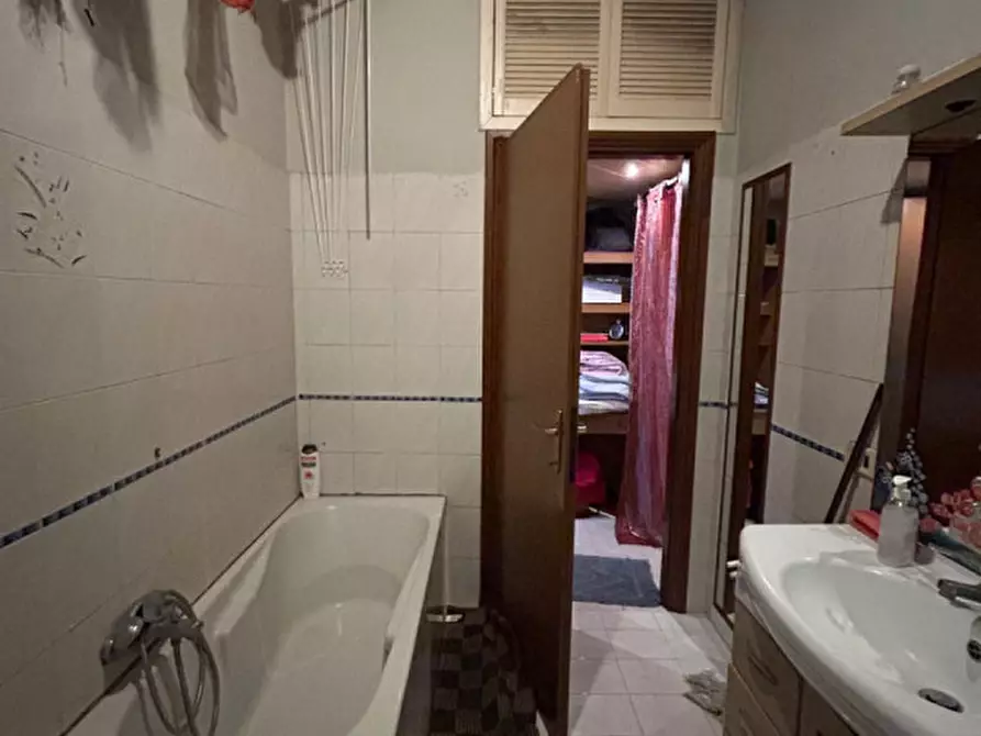 Immagine 5 di Appartamento in vendita  in Corso Sempione 140 a Legnano