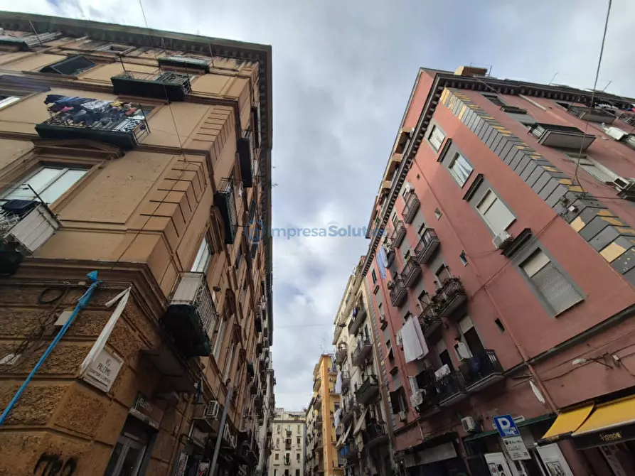 Immagine 12 di Negozio in vendita  in Via Palermo a Napoli
