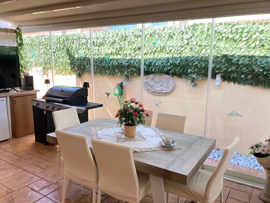 Immagine 10 di Casa bifamiliare in vendita  in VIA DELLA CANNUCCIA a Anzio