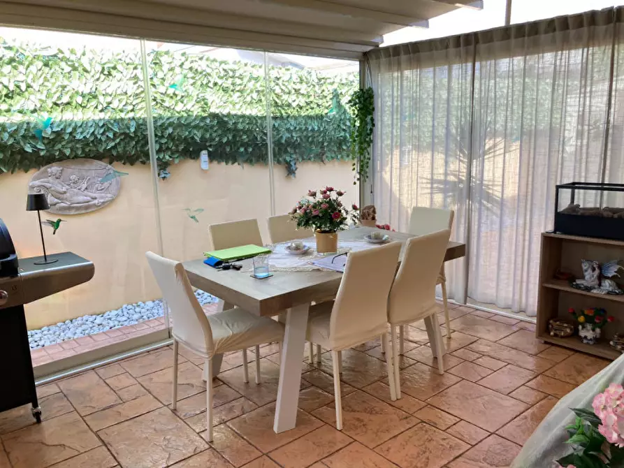 Immagine 12 di Casa bifamiliare in vendita  in VIA DELLA CANNUCCIA a Anzio