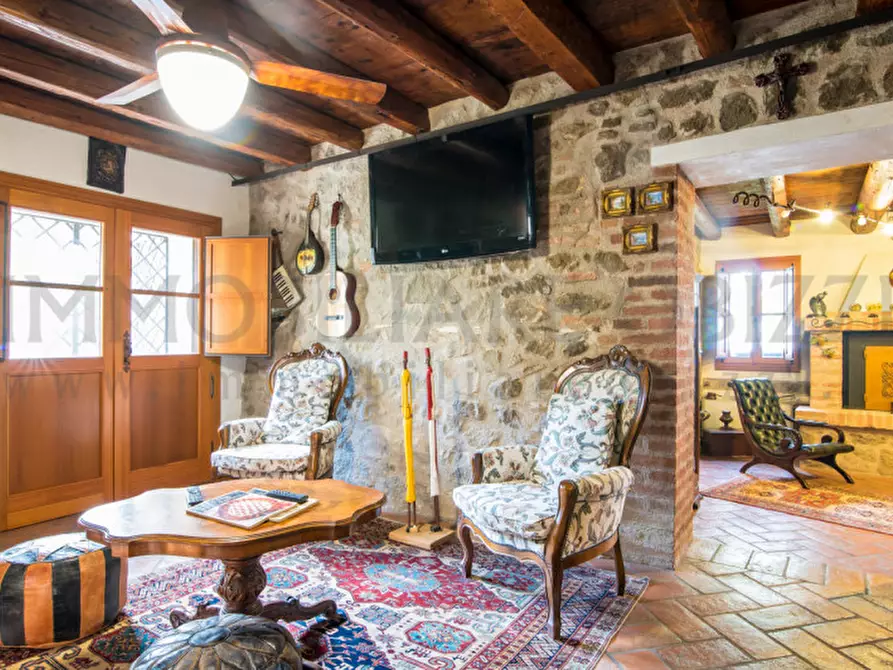 Immagine 11 di Rustico / casale in vendita  in Via Roma a Baone