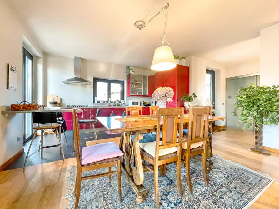 Immagine 5 di Villa in vendita  in Via Luigi Cadorna n.7 a Lesa