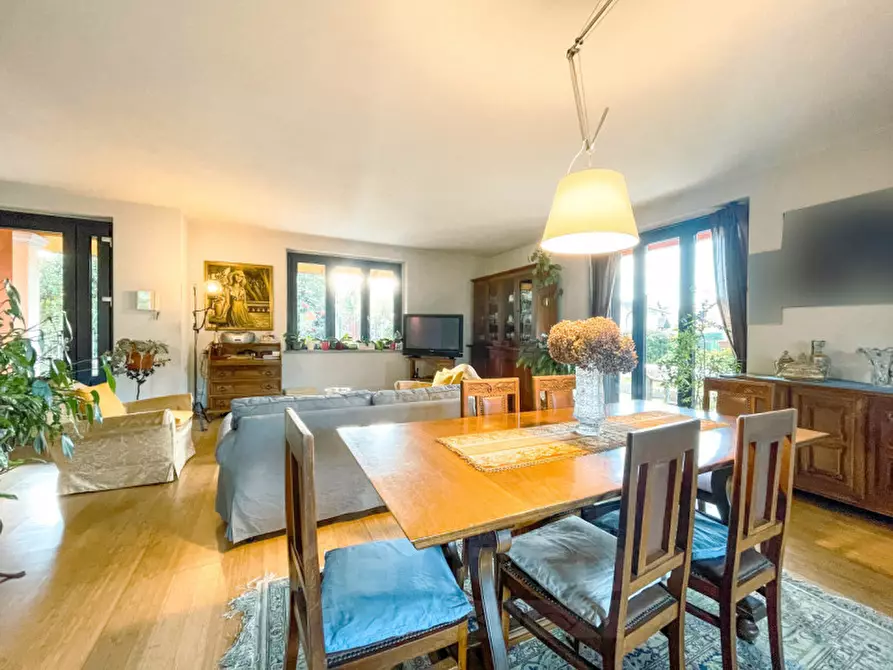 Immagine 8 di Villa in vendita  in Via Luigi Cadorna n.7 a Lesa