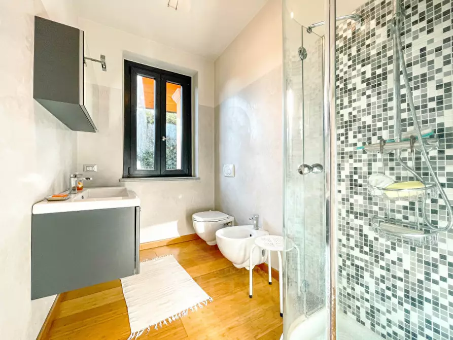 Immagine 12 di Villa in vendita  in Via Luigi Cadorna n.7 a Lesa