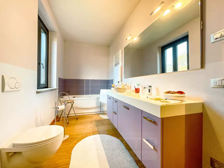 Immagine 18 di Villa in vendita  in Via Luigi Cadorna n.7 a Lesa