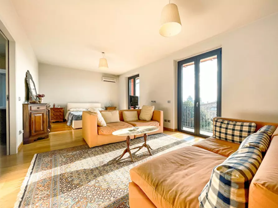 Immagine 20 di Villa in vendita  in Via Luigi Cadorna n.7 a Lesa