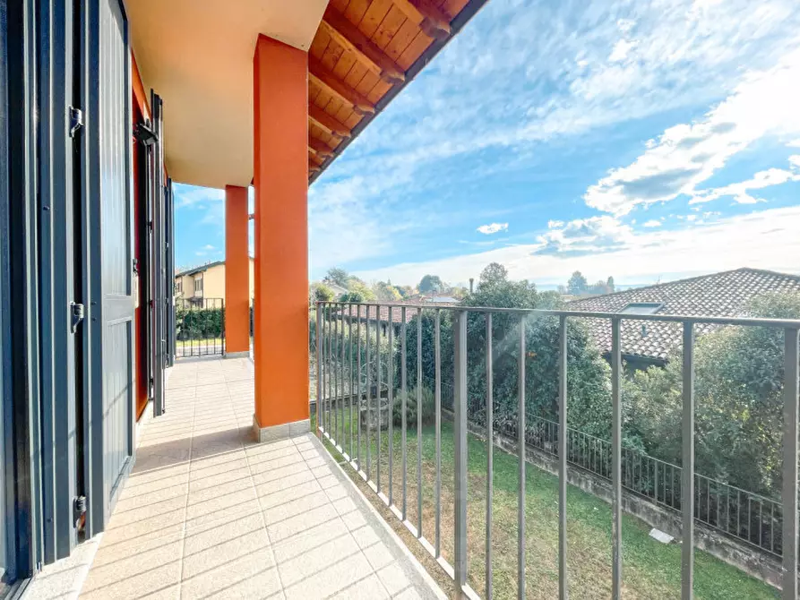 Immagine 23 di Villa in vendita  in Via Luigi Cadorna n.7 a Lesa