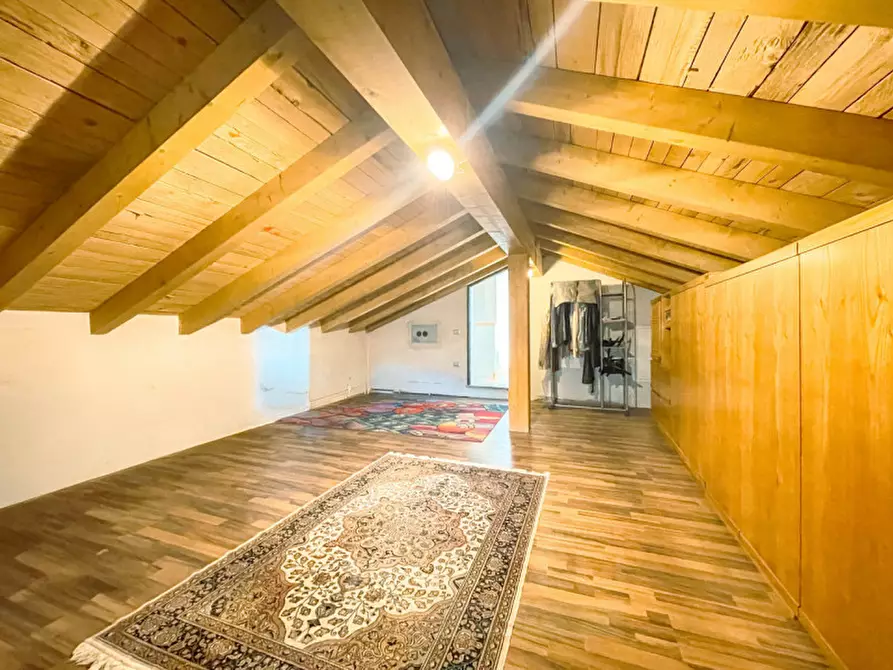 Immagine 28 di Villa in vendita  in Via Luigi Cadorna n.7 a Lesa