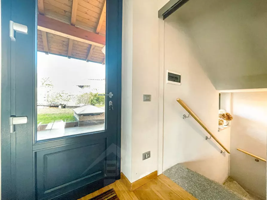 Immagine 31 di Villa in vendita  in Via Luigi Cadorna n.7 a Lesa