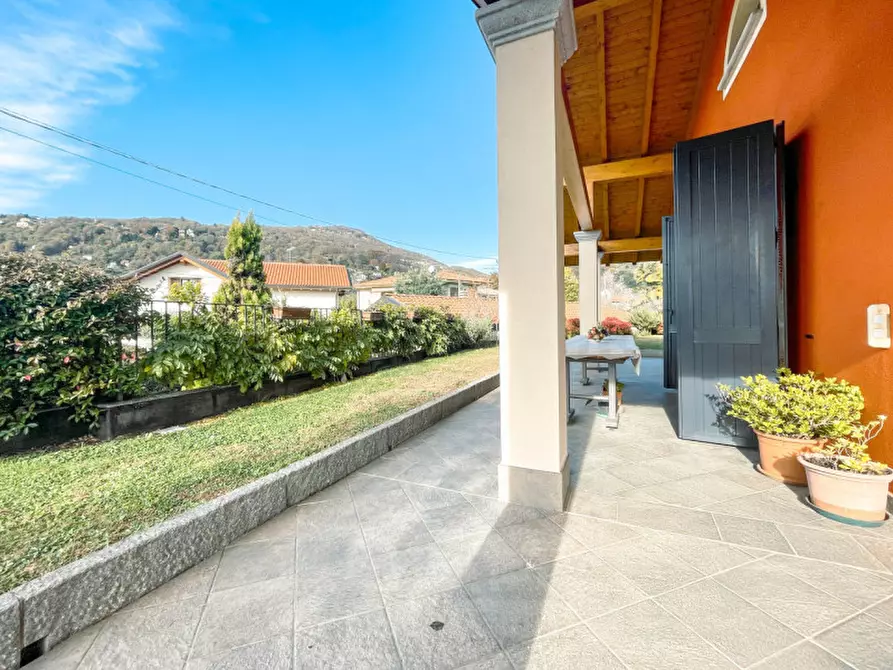 Immagine 45 di Villa in vendita  in Via Luigi Cadorna n.7 a Lesa