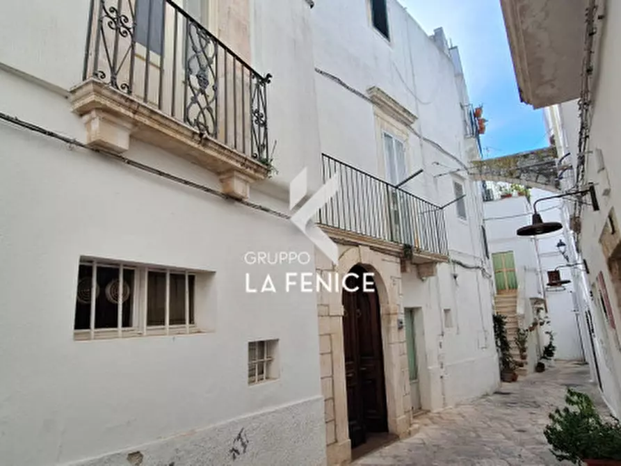Immagine 1 di Casa indipendente in vendita  in Via Cesare Battisti a Locorotondo