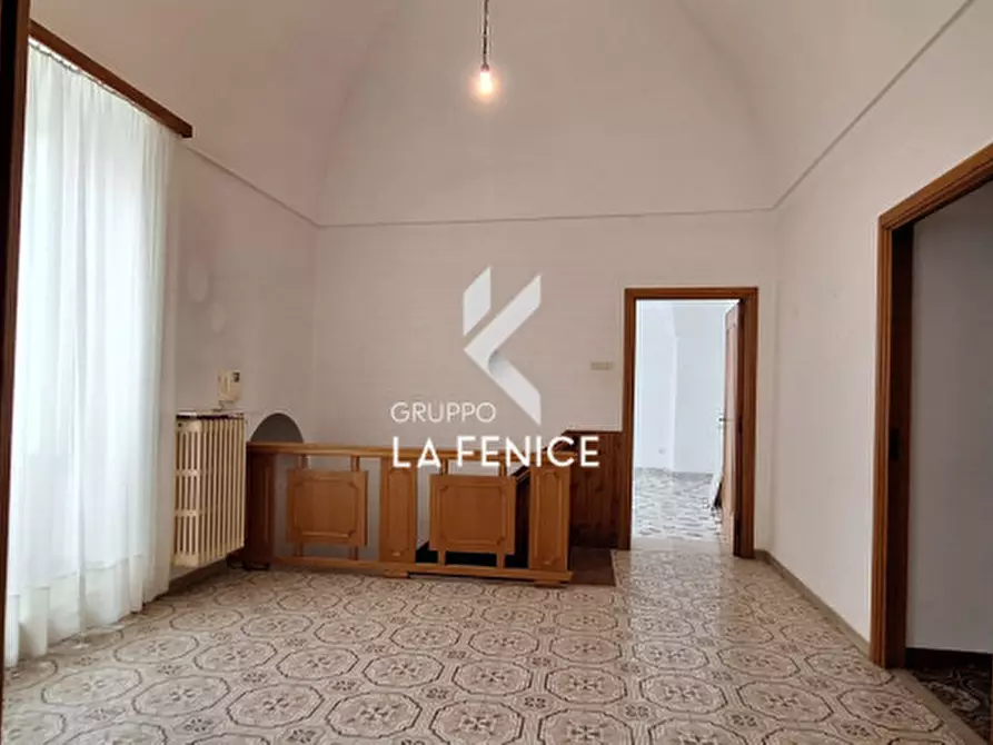 Immagine 9 di Casa indipendente in vendita  in Via Cesare Battisti a Locorotondo