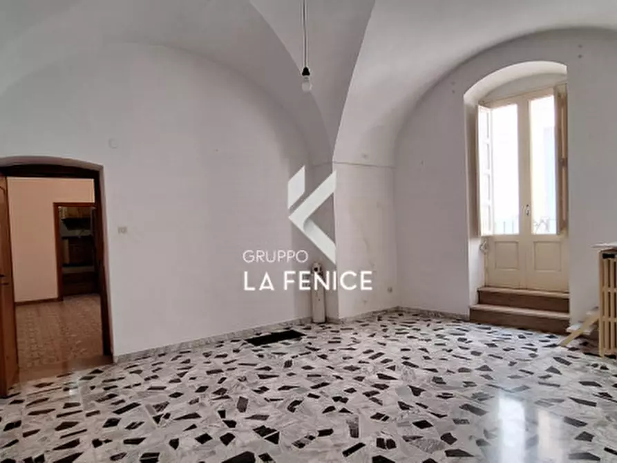 Immagine 10 di Casa indipendente in vendita  in Via Cesare Battisti a Locorotondo