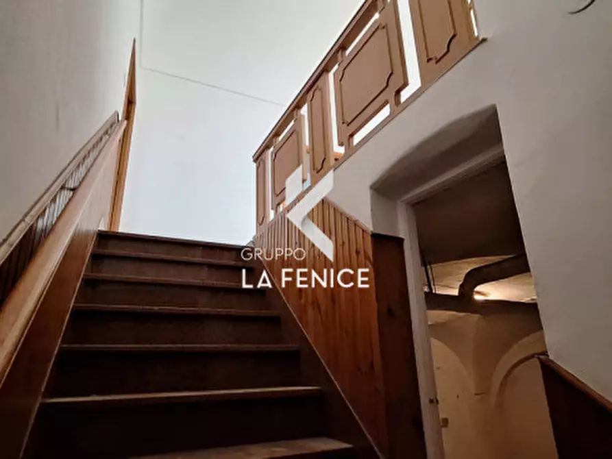 Immagine 25 di Casa indipendente in vendita  in Via Cesare Battisti a Locorotondo