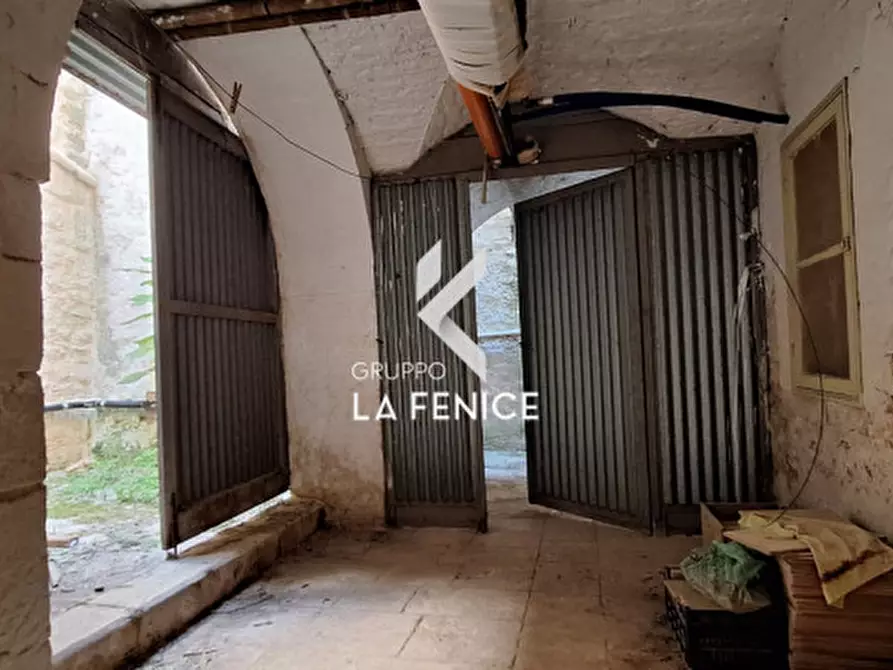 Immagine 31 di Casa indipendente in vendita  in Via Cesare Battisti a Locorotondo