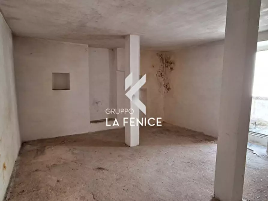 Immagine 35 di Casa indipendente in vendita  in Via Cesare Battisti a Locorotondo