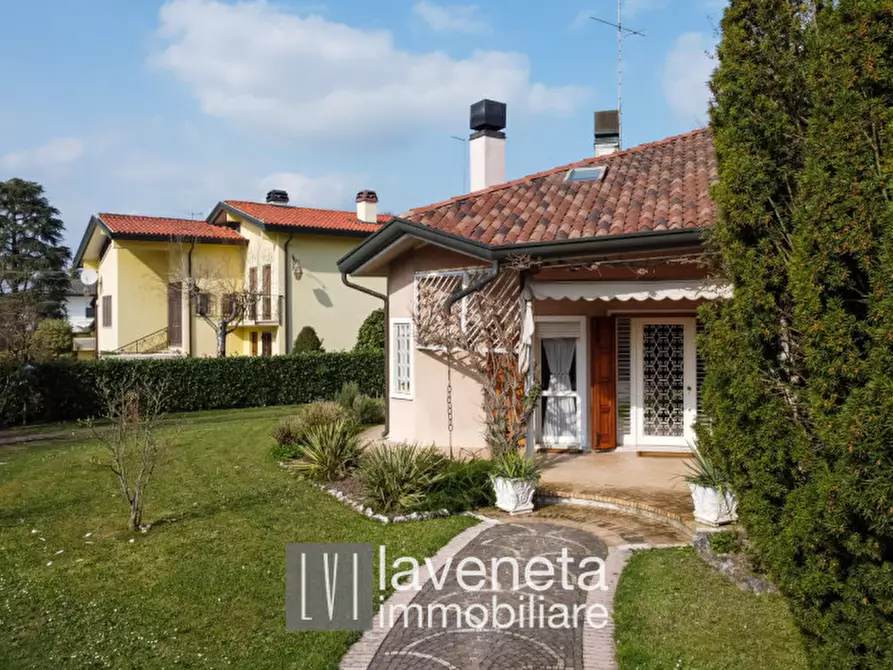 Immagine 1 di Villa in vendita  in via Amendola 5 a San Donà Di Piave