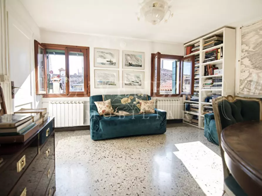 Immagine 1 di Appartamento in vendita  a Venezia