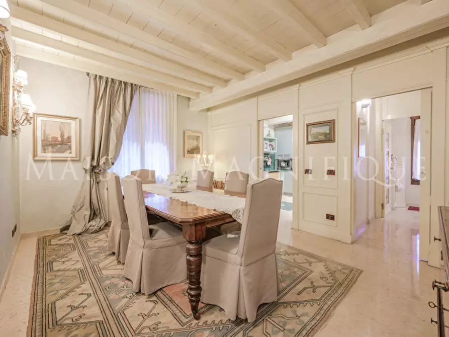 Immagine 10 di Villa in vendita  in via di barbiano a Bologna