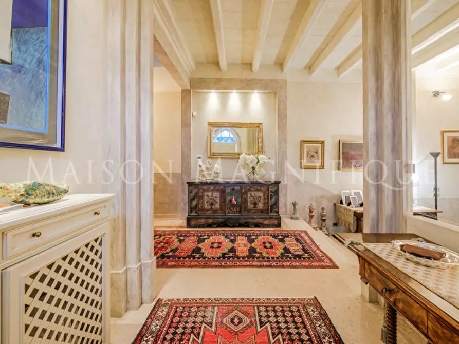 Immagine 12 di Villa in vendita  in via di barbiano a Bologna