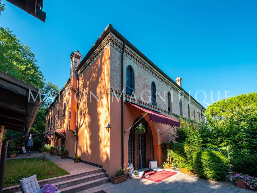 Immagine 15 di Villa in vendita  in via di barbiano a Bologna