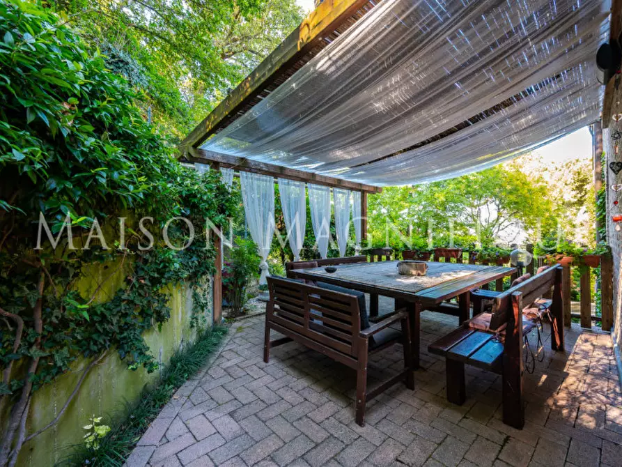 Immagine 16 di Villa in vendita  in via di barbiano a Bologna