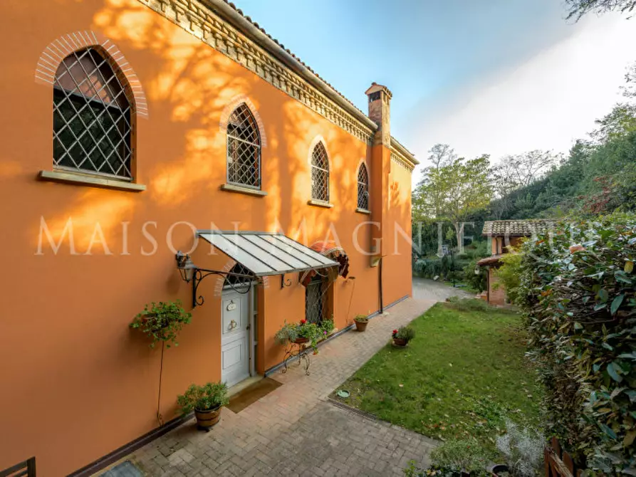 Immagine 17 di Villa in vendita  in via di barbiano a Bologna