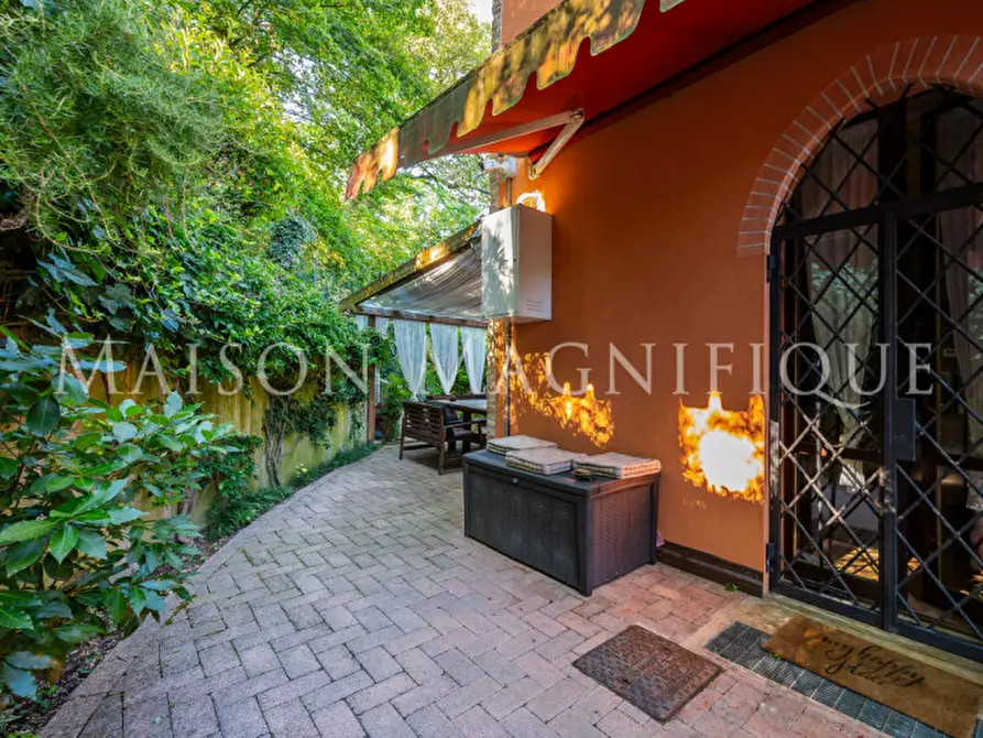 Immagine 26 di Villa in vendita  in via di barbiano a Bologna