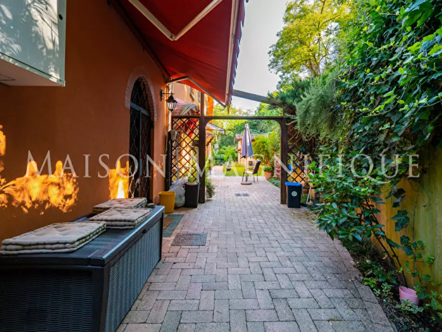 Immagine 27 di Villa in vendita  in via di barbiano a Bologna