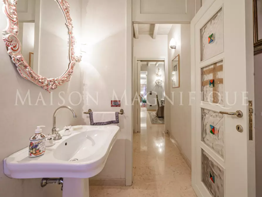 Immagine 28 di Villa in vendita  in via di barbiano a Bologna