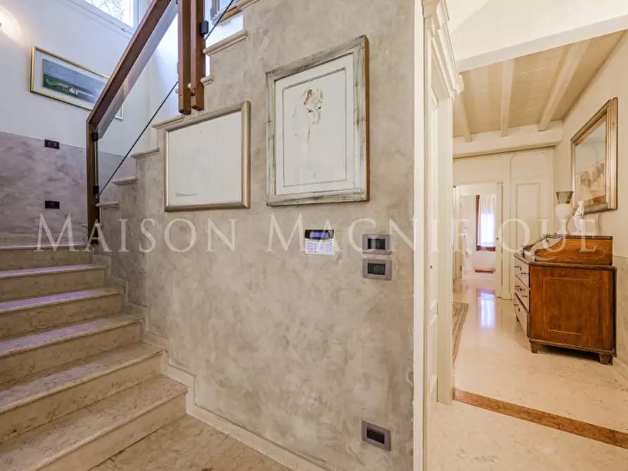 Immagine 32 di Villa in vendita  in via di barbiano a Bologna