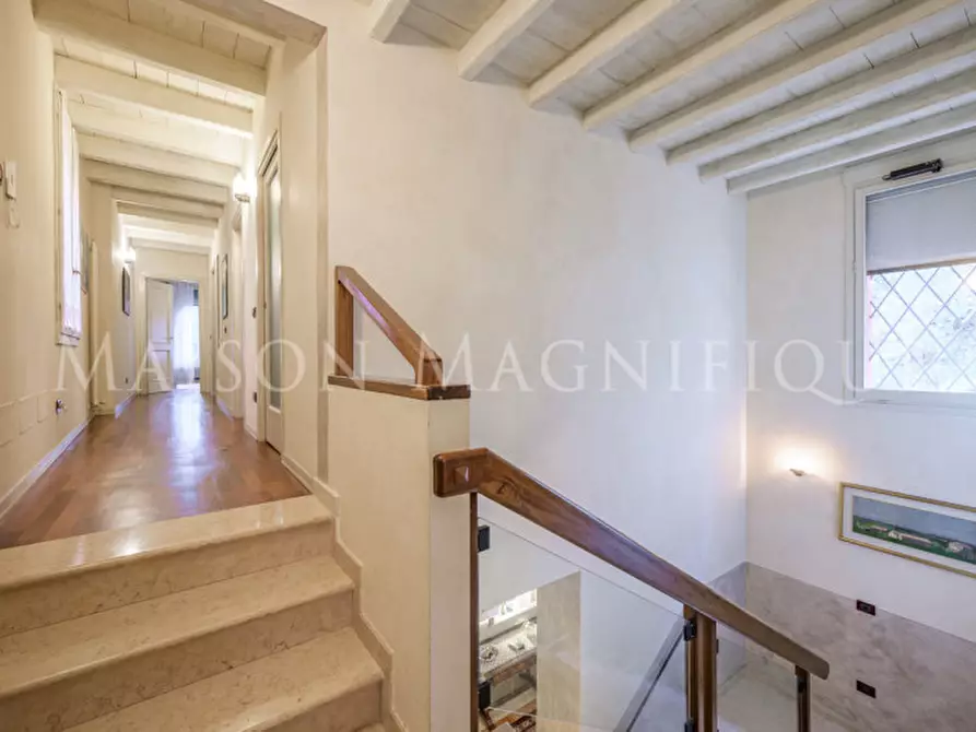 Immagine 33 di Villa in vendita  in via di barbiano a Bologna