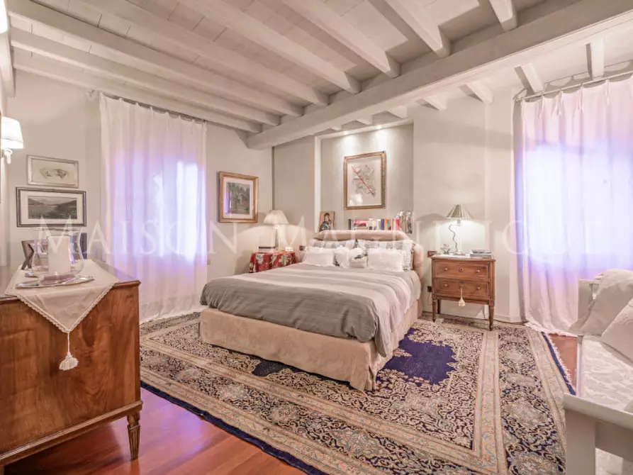 Immagine 34 di Villa in vendita  in via di barbiano a Bologna