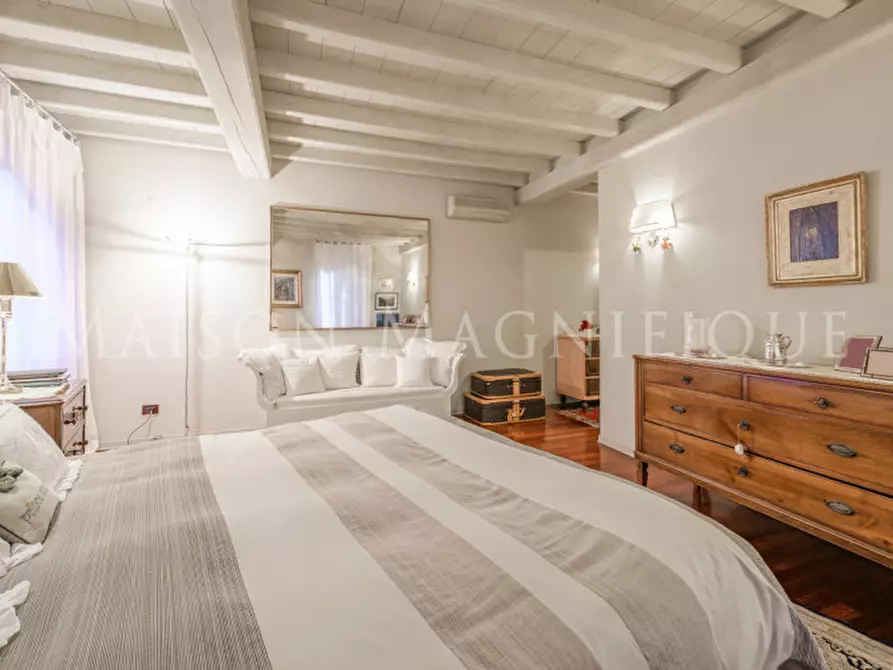 Immagine 36 di Villa in vendita  in via di barbiano a Bologna