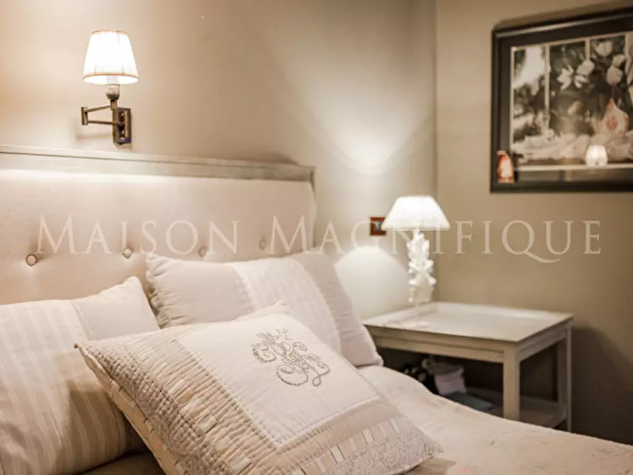 Immagine 42 di Villa in vendita  in via di barbiano a Bologna