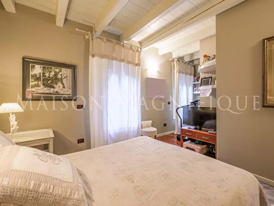 Immagine 43 di Villa in vendita  in via di barbiano a Bologna