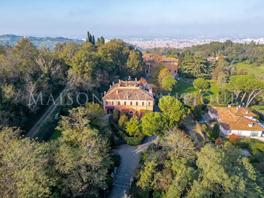 Immagine 63 di Villa in vendita  in via di barbiano a Bologna