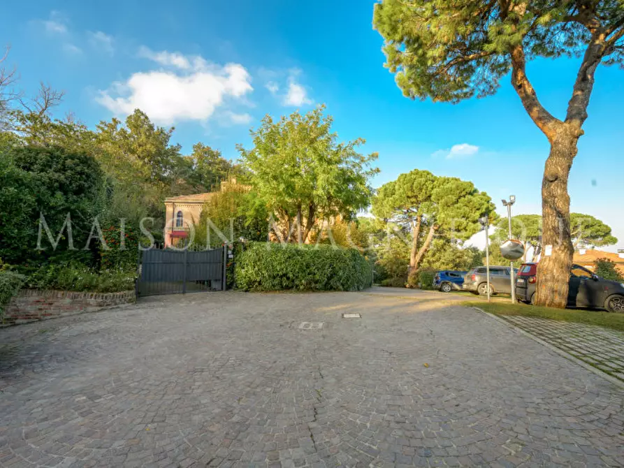 Immagine 65 di Villa in vendita  in via di barbiano a Bologna