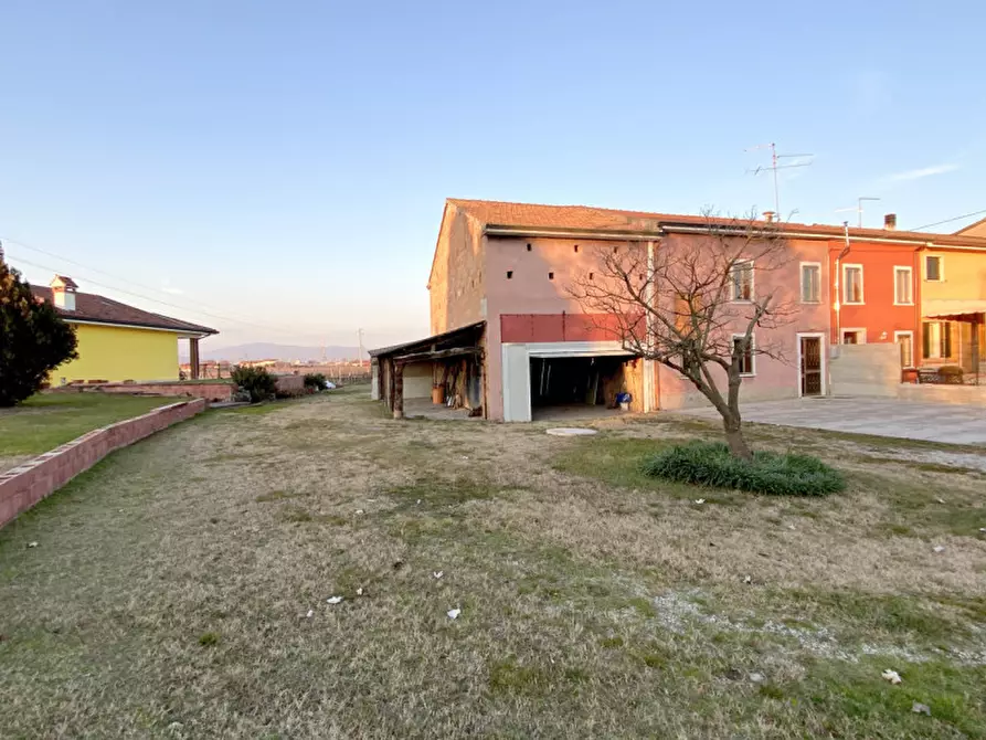 Immagine 2 di Rustico / casale in vendita  in VIA ARCOLE a Arcole